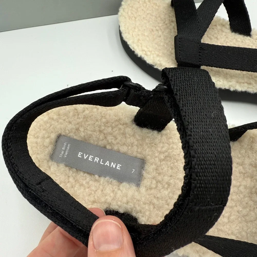 Everlane NEW NWB The ReNew Teddy Sport Sandals Sherpa Lined Strappy Black 7 - Picture 3 of 7